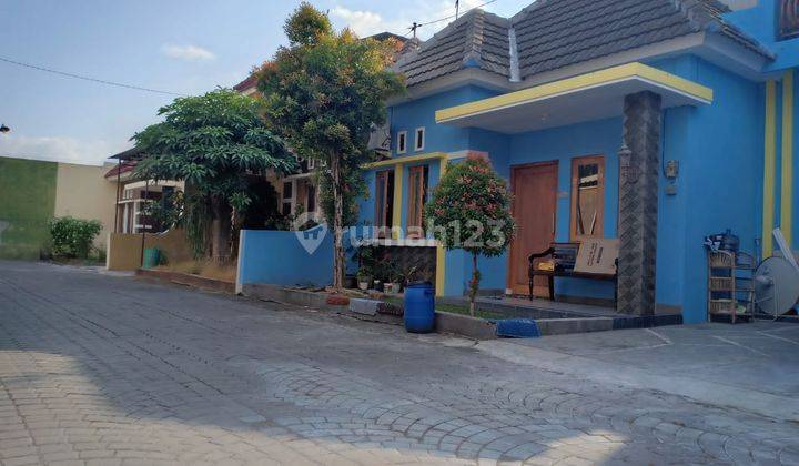 Rumah Bagus 1,5 lantai di Cluster di colomadu 2