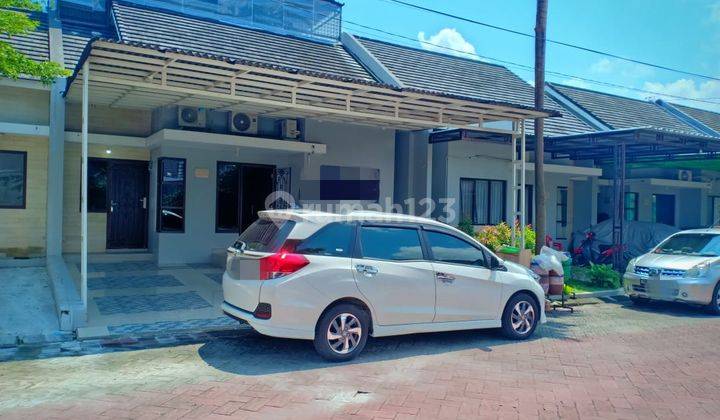 Rumah baru bagus 1,5 lantai furnished di Cluster elite di Kartosuro  2