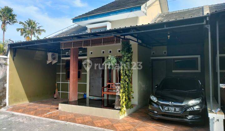 Rumah bagus full furnished di Gentan,solo 1