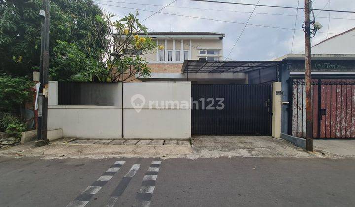 Rumah bagus konsep minimalis modern di solo baru 1