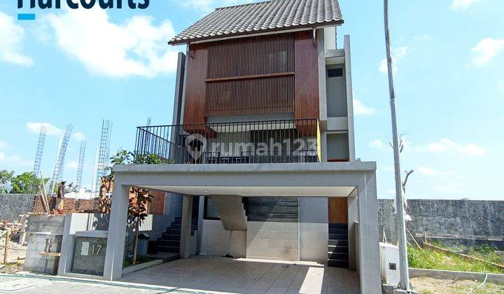 Rumah bagus 2 lantai di perumahan elite kartosuro 1