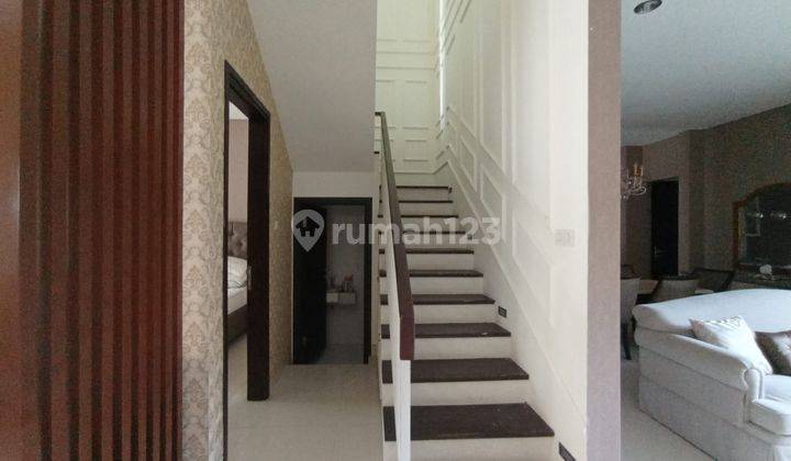 Rumah Cantik 2 lantai full furnish di perumahan elite kartosuro 2