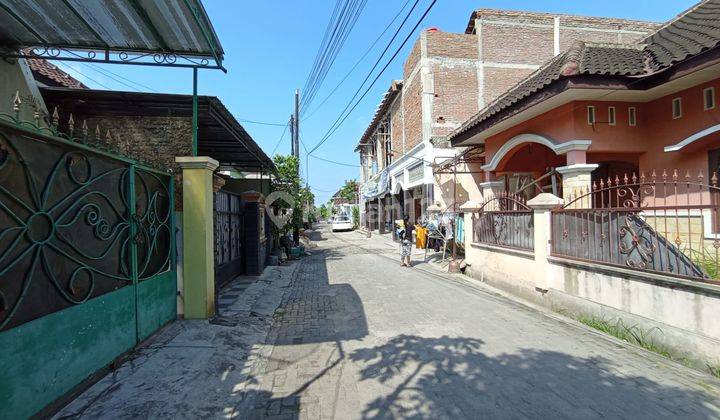 Rumah model klasik siap pakai di Dekat luwes gentan 2