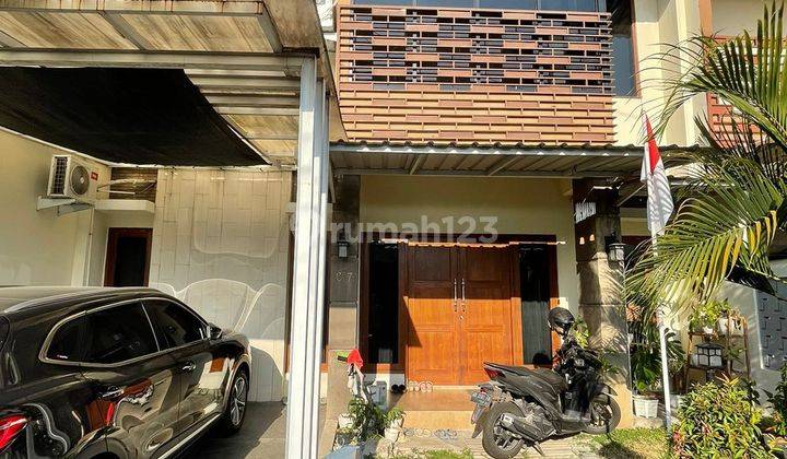 Turun harga jauh di bawah harga pasar Rumah Bagus full interior siap pakai di perumahan elite Gentan 2