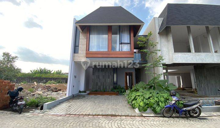 JUAL RUMAH MEGAH 2 LANTAI TYPE LUAS BELAKANG TRANSMART MAGUWOHARJO 2