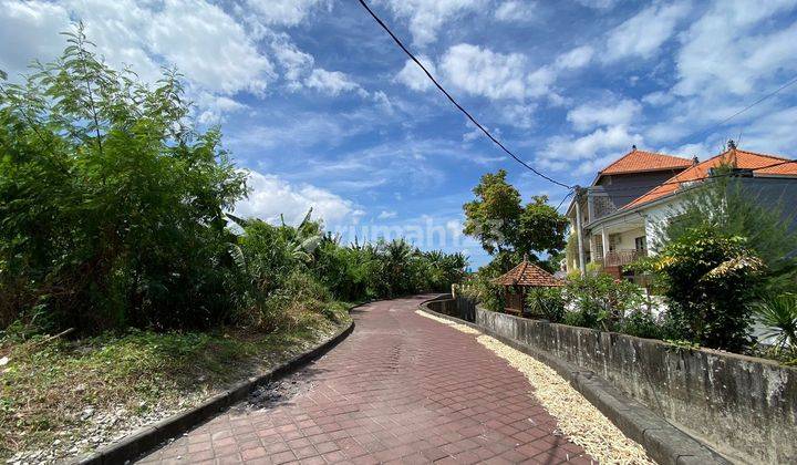 Rumah Modern Minimalis di Seminyak Bali 2