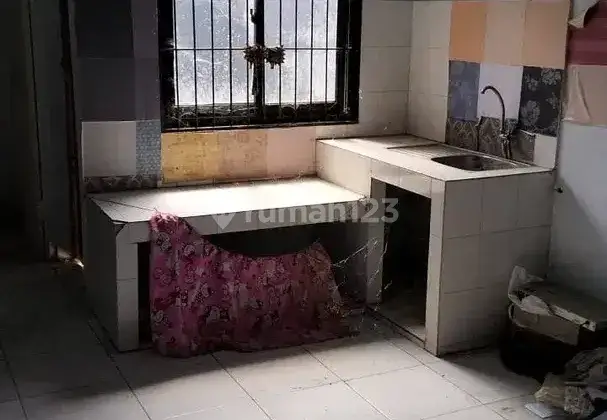 Disewakan 2 Ruko Gandeng di Jalan Perkebunan No.14c, Dekat Jalan Raya 4
