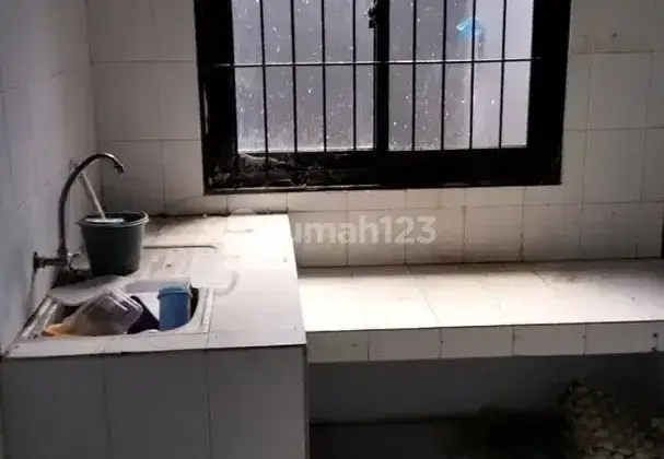 Disewakan 2 Ruko Gandeng di Jalan Perkebunan No.14c, Dekat Jalan Raya 7