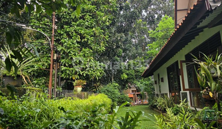 AREA JL.BRAWIJAYA/DARMAWANGSA LUAS TANAH 400m² BANGUNAN 300m² HARGA Rp 24M MURAHH !!! JARANG ADA DI SALAH SATU AREA TERBAIK/ELITE DI KEBAYORAN BARU ASRI TENANG NYAMAN  JALAN LEBAR 1