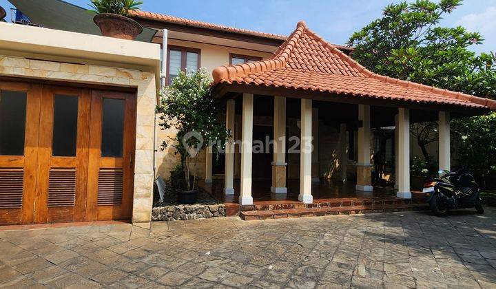 Rumah Asri Kusen Jati Lt443/300 Rp 8,2M Dekat Citos Cilandak 1