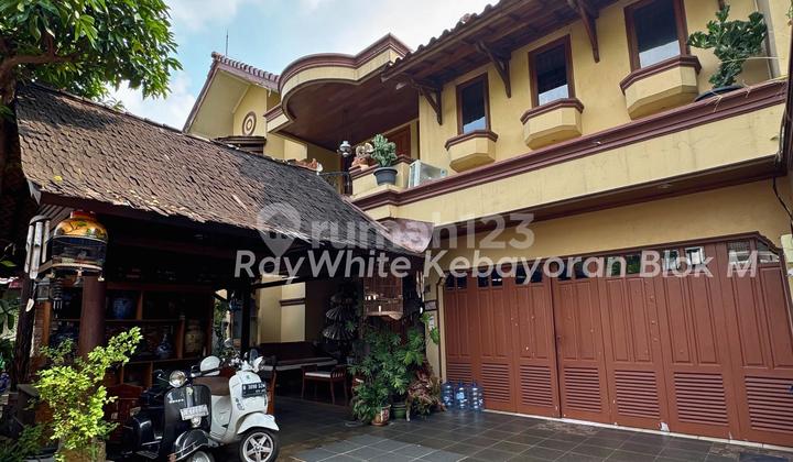 IN THE KEMANG AREA, LAND 850 m² BUILDING 300 m² RESORT AMBIANCE SPACIOUS BACKYARD WITH BEAUTIFUL SWIMMING POOL 2