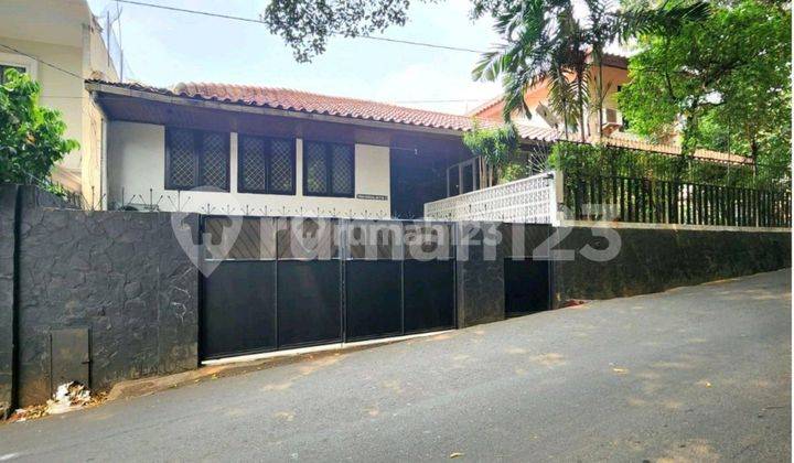JUAL CEPAT !! MURAH !!! RUMAH CANTIK LINGKUNGAN TENANG  LT 454m LB 400m Rp 12,5 M KEBAYORAN BARU JAKARTA SELATAN