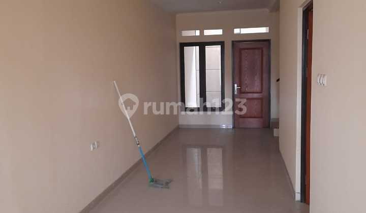 Rumah Baru 3 Lantai Di Turangga.. Pusat Kota 2