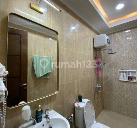  Disewakan Rumah Bagus di Harapan Indah Dengan Kolam Renang 5