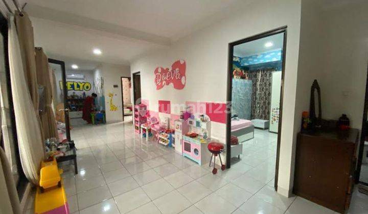  Disewakan Rumah Bagus di Harapan Indah Dengan Kolam Renang 6