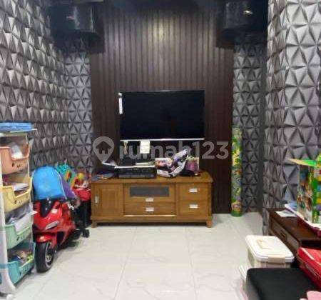  Disewakan Rumah Bagus di Harapan Indah Dengan Kolam Renang 7