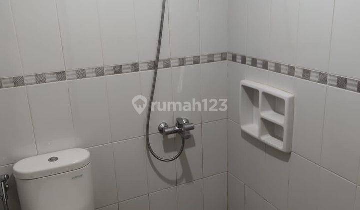 Disewakan Rumah Cantik dan Bersih, Free AC di Harapan Indah 5