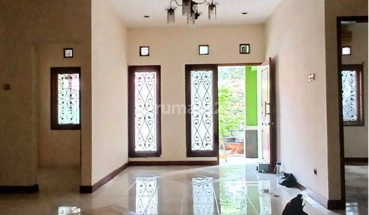 Dijual Cepat Rumah Cantik Harapan Indah Taman Sari 1