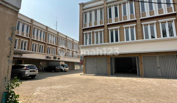 Dijual Ruko Baru 3 Lantai Lokasi Strategis Buaran Jakarta Timur 1