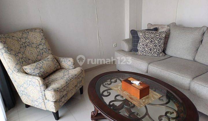 Rumah 2 Lantai Bagus Hadap Selatan Full Furnished  2