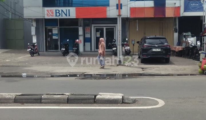 For Sale: 3.5-Storey Shop House in Strategic Location, Kebayoran Lama For Sale: 3.5-Storey Shop House in Strategic Location, Kebayoran Lama