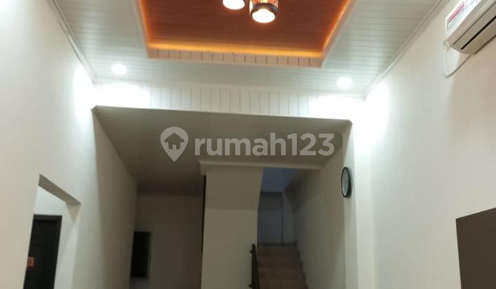 Termurah Sudah Renovasi di Yunani di Jual Cepat Rumah Semi Furnished di Cluster Yunani Banjar Wijaya