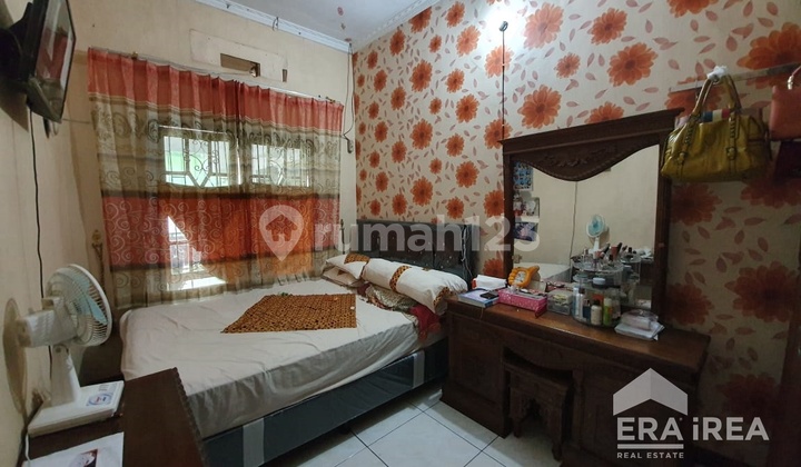 Rumah kos 2 lantai 18 kamar depan kampus UNS solo 3