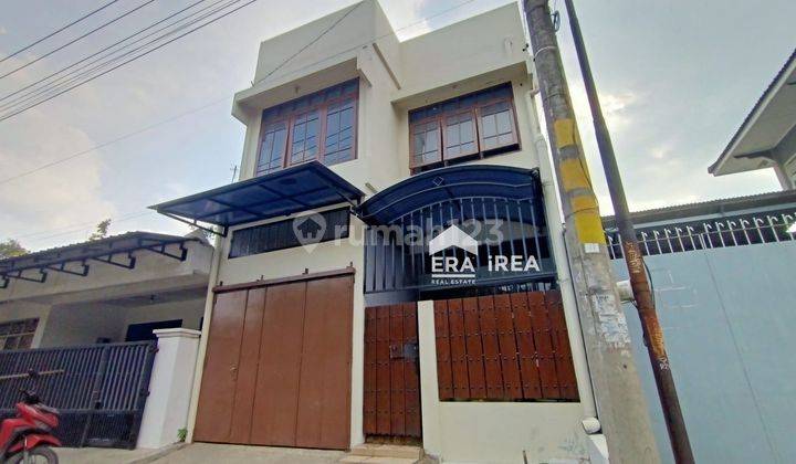 Di Jual Cepat Rumah Besar 3 Lantai, Disurakarta 1