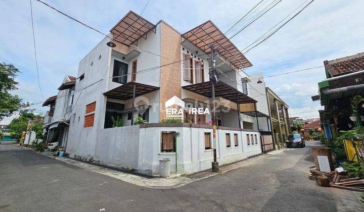 Di Jual Cepat Rumah Hook 2 Lantai Letak Strategis di Ungaran Barat 1