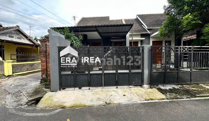 Rumah Dijual di Solo Dekat Stadion Manahan Rumah Dijual di Solo Dekat Stadion Manahan