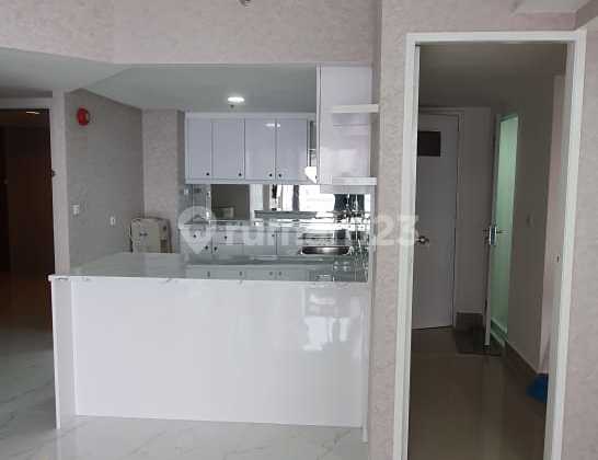 Brand New, Elegan, Bagus 2 Kamar Kondominium Taman Anggrek Fully Furnished