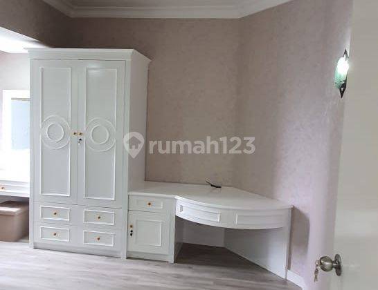 Brand New, Elegan, Bagus 2 Kamar Kondominium Taman Anggrek Fully Furnished