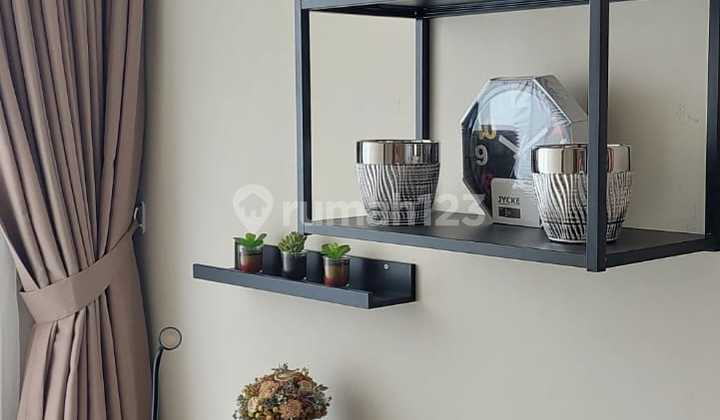 Disewakan 2 Kamar Bagus, Terawat, Best View Taman Anggrek Residence