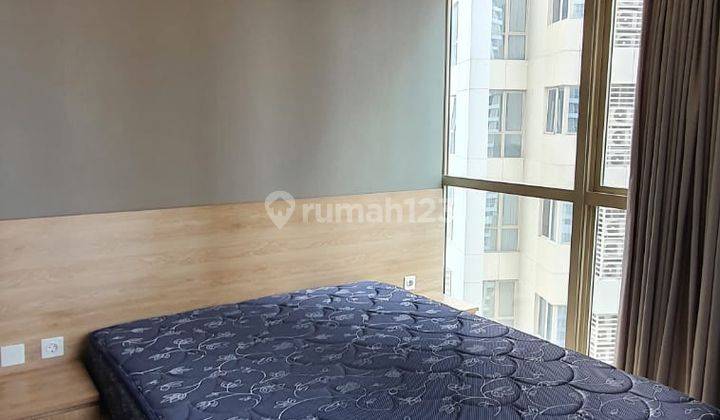 Disewakan 2 Kamar Bagus, View Swimming Pool Apartment Taman Anggrek Residence