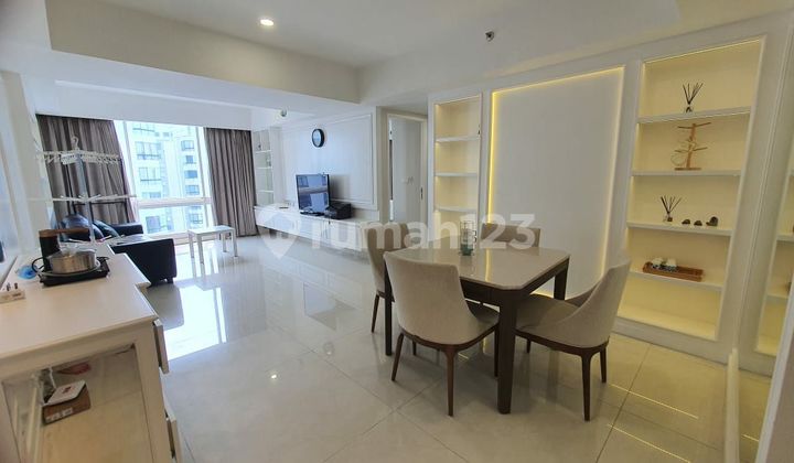 Disewakan Elegant, Mewah, Putih Bersih, Unit Corner 2 Bed Condominium Taman Anggrek 2