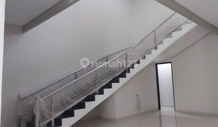 Rumah Mewah Araya 1 Surabaya 10