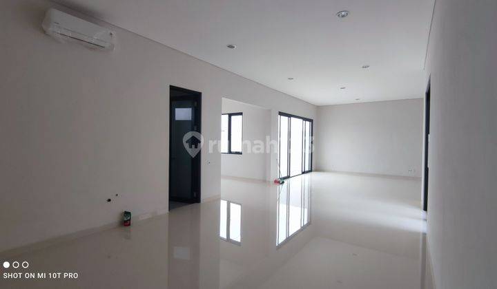 Rumah Mewah Araya 1 Surabaya 13