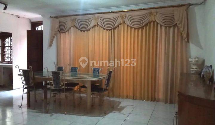 Dijual rumah tengah kota di jalan Kartini surabaya. 1