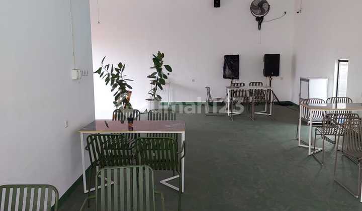 Ruang-usaha Jalan Kartini. Area Parkir Luas. Cocok Untuk Resto, Cafe, Office. Dekat Tunjungan Plaza , Raya Darmo. Murah. Nego