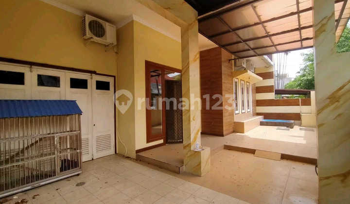 Rumah Bagus Di Mulyosari Utara. Dekat Pusat Kulinerm Siap Huni. Furnished. Murah. Nego 1