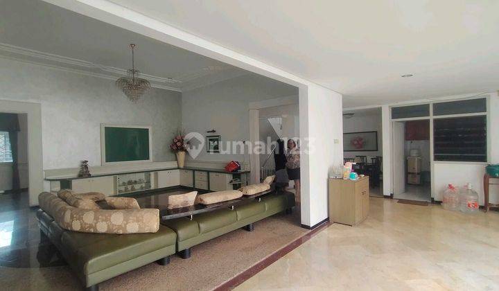 Rumah 2 Lantai di Kertajaya Indah. SHM.Hadap Selatan. Bagus. Full Furnished. Murah. Nego 2