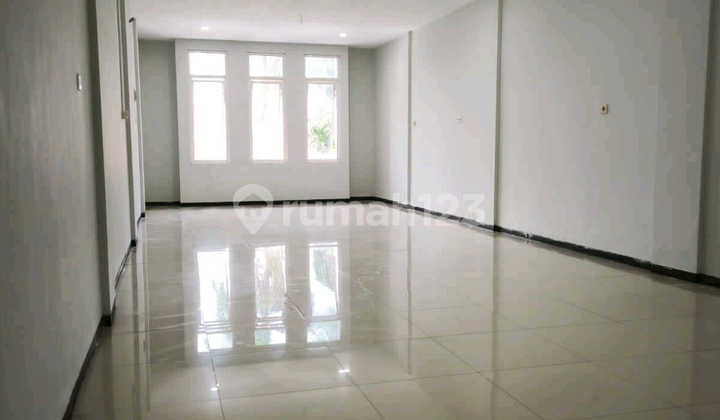 3-Story Shop House on Kartini Street Surabaya. Near Raya Darmo, Diponegoro, Tunjungan Plaza. Cheap Negotiable 3-Story Shop House on Kartini Street Surabaya. Near Raya Darmo, Diponegoro, Tunjungan Plaza. Cheap Negotiable