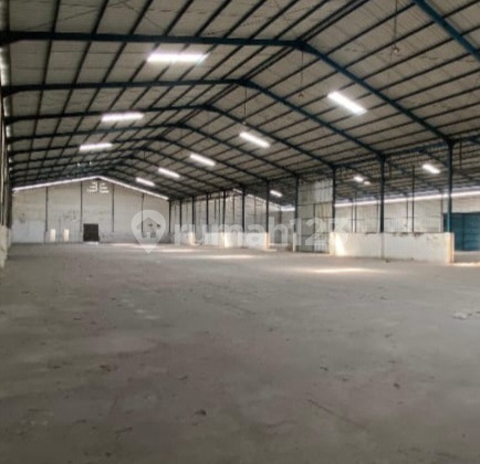 Gudang Siap Pakai. Luas Gudang 3000M2. Murah.