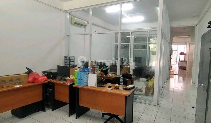 Ruko 3 lantai di Galaxy Bumi Permai dekat MERR.. Cocok untuk kantor, klinik, tempat kursus dll..Area parkir luas 1