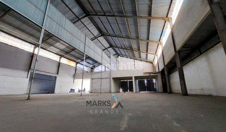 Gudang Di Area Perniagaan Sukun Di Malang Kota. 1500.0 M².bagus. Akses Tronton. Lengkap Dengan Mushola. Lahan Parkir Luas. Murah Nego 1