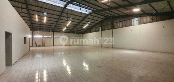 Gudang Manukan Wetan. Akses Truk Fuso. Bagus Siap Huni. Murah Nego