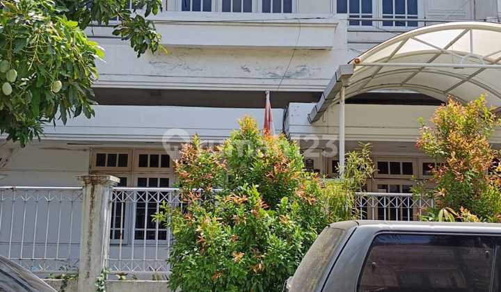 Rumah Murah 2 Lantai Dekat Univ. Petra. Cocok untuk Kost Murah Nego. Butuh Renov Plafond dan Lantai