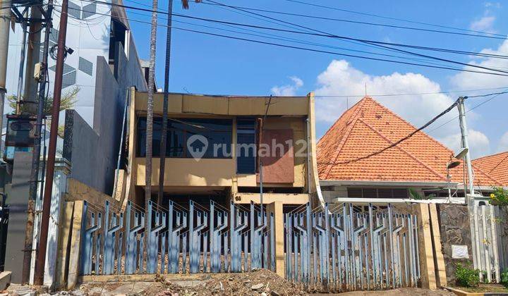 Rumah Di Tengah Kota, Butuh Renovasi. Lokasi Sangat Strategis Dekat Jalan Dr.soetomo. Cocok Untuk Klinik,kantor, Cafe. Murah. Nego 1