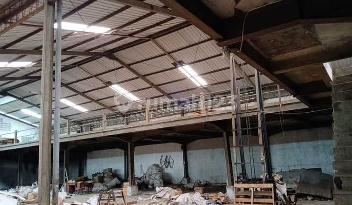 Gudang Gading, Mulyorejo Beach Area. Suitable for Expedition, Distribution. Strategic Location. Good. Cheap. Negotiable.