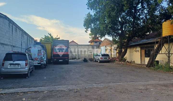 Good Warehouse Ready to Use at Zero Kedung Cowek Street. Strategic. Access for 40-Foot Containers. Cheap. Negotiable. Good Warehouse Ready to Use at Zero Kedung Cowek Street. Strategic. Access for 40-Foot Containers. Cheap. Negotiable.